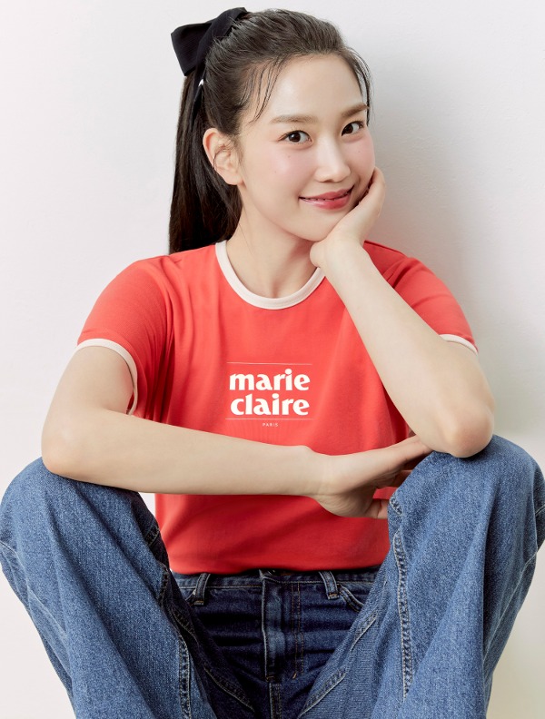마리끌레르 마리 로고 배색 티셔츠(MAEBTS01MRD)